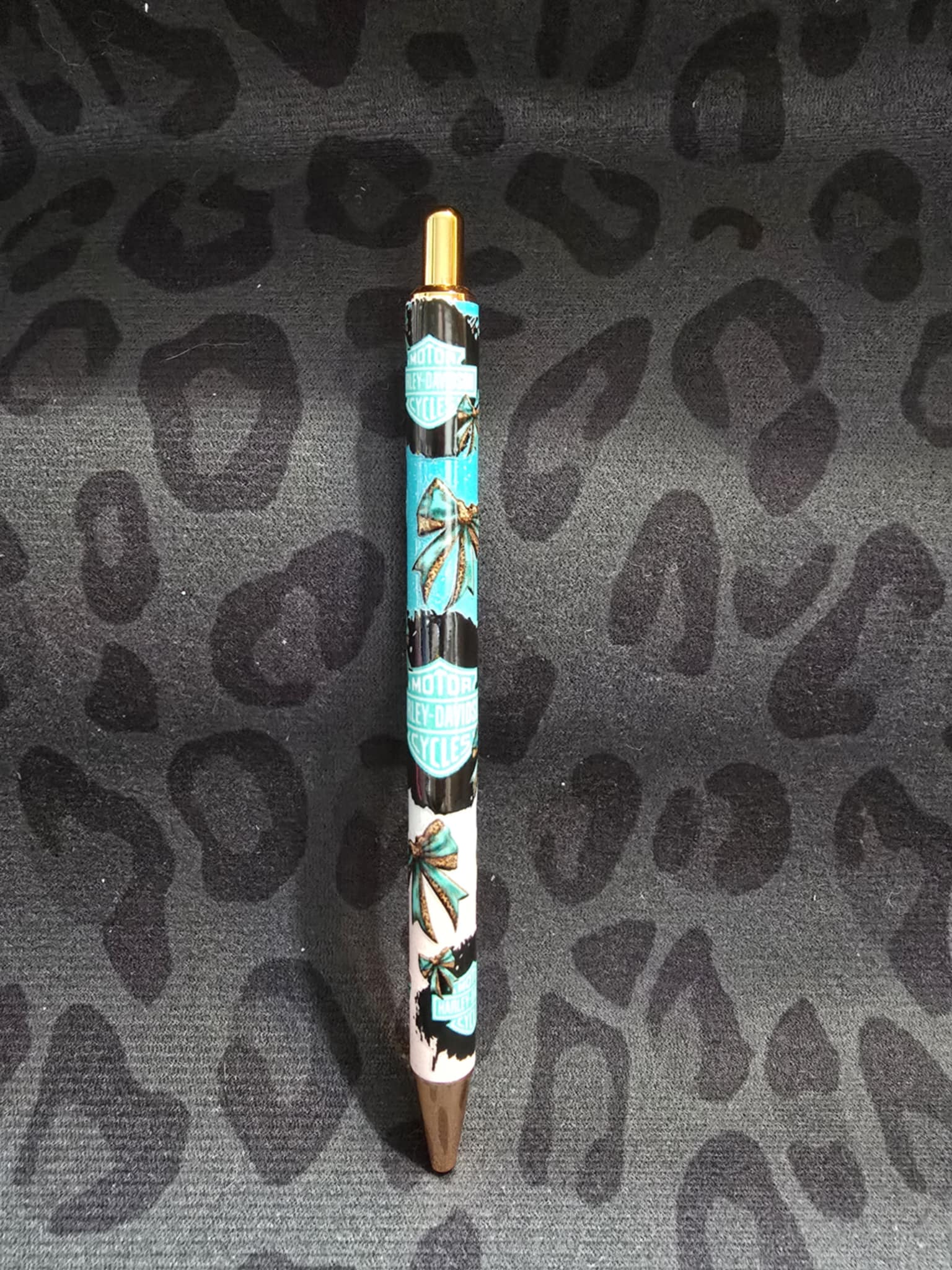 Random Wrapped Pens